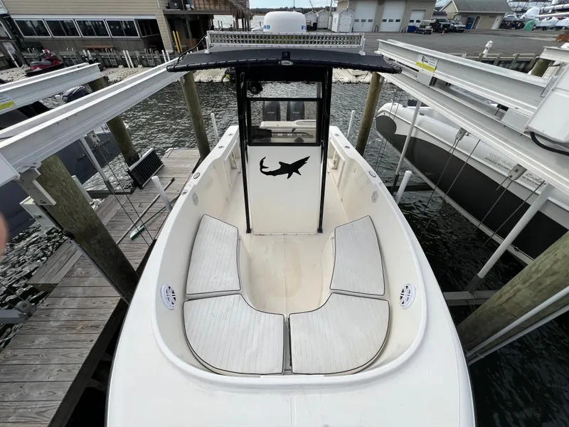 Slide: The Image of Mako 232 Center Console 2001 - 3