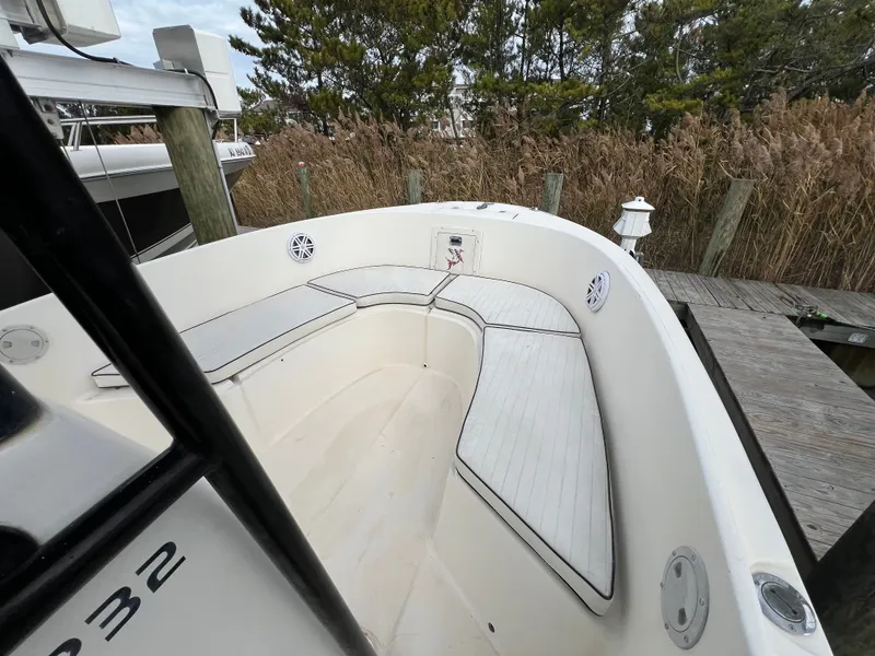 Slide: The Image of Mako 232 Center Console 2001 - 6