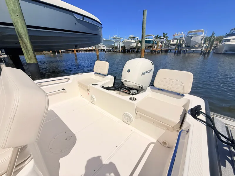 Slide: The Image of Boston Whaler 190 Montauk 2027 - 18