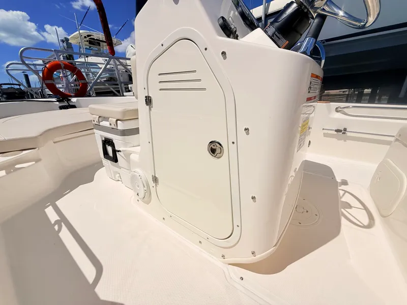 Slide: The Image of Boston Whaler 190 Montauk 2027 - 32