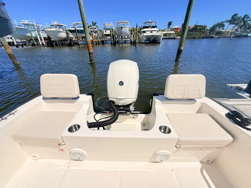 Slide: The Image of Boston Whaler 190 Montauk 2027 - 19
