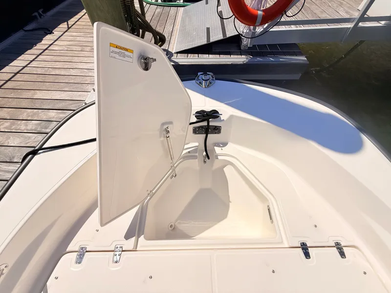 Slide: The Image of Boston Whaler 190 Montauk 2027 - 43