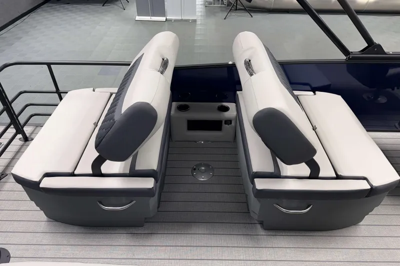 Slide: The Image of 2026 Sylvan L3 RLZ boat interior with dual facing lounge seats. - 18