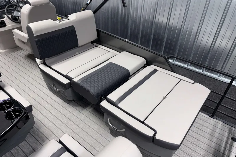 Slide: The Image of 2026 Sylvan L3 RLZ boat interior with luxurious seating and modern design. - 24