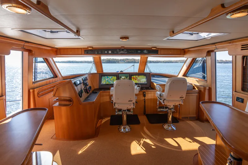 Slide: The Image of Marlow 72 GRIFFIN - Command Bridge Helm - 24