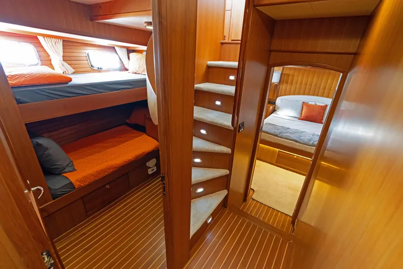 Slide: The Image of Marlow 72 GRIFFIN - Guest Stateroom Starboard - 53