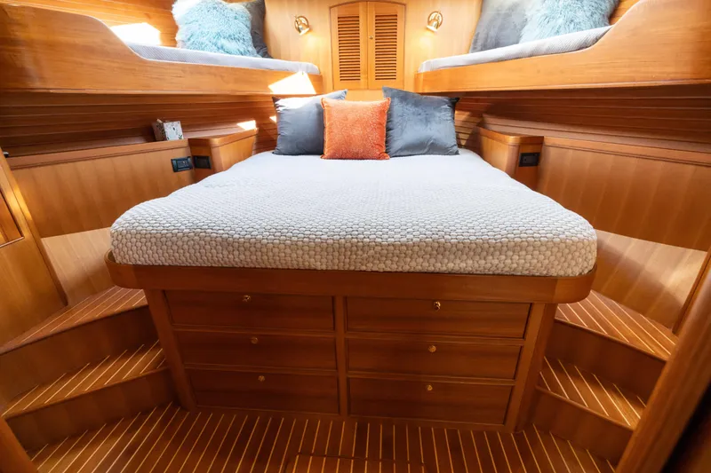 Slide: The Image of Marlow 72 GRIFFIN - VIP Stateroom Forward - 58