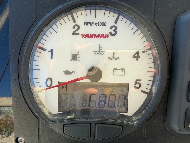 Slide: The Image of Lagoon 42 2021 - 10