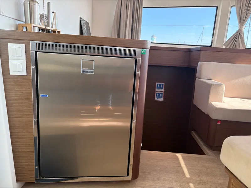 Slide: The Image of Lagoon 42 2021 - 27