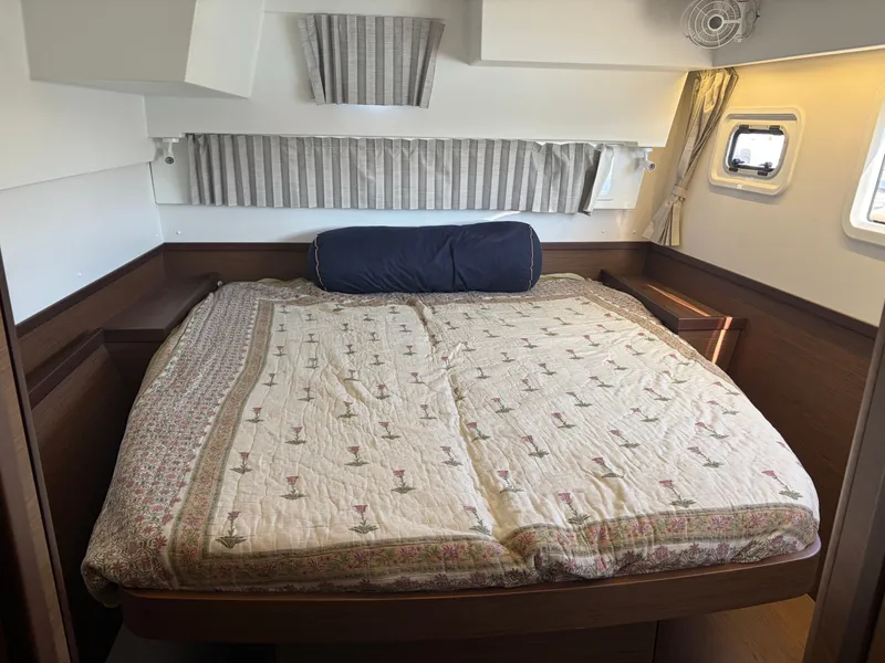 Slide: The Image of Lagoon 42 2021 - 34