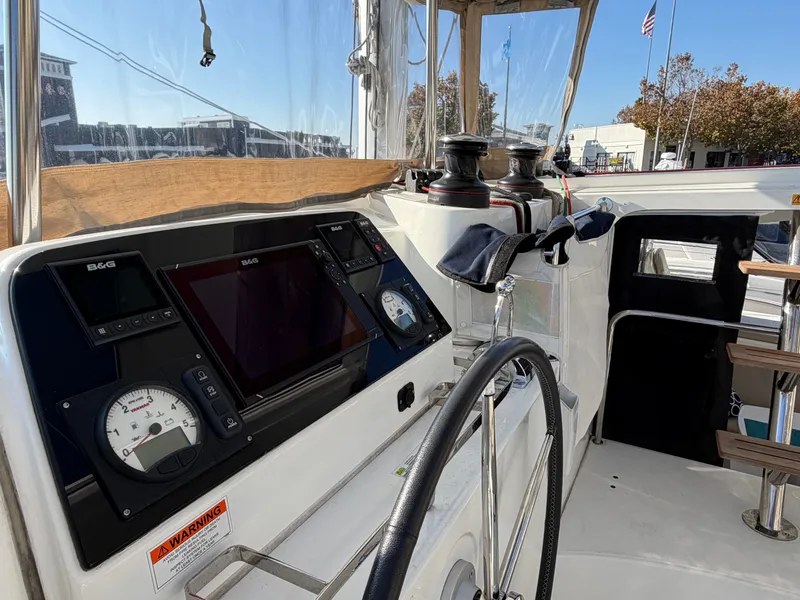 Slide: The Image of Lagoon 42 2021 - 8