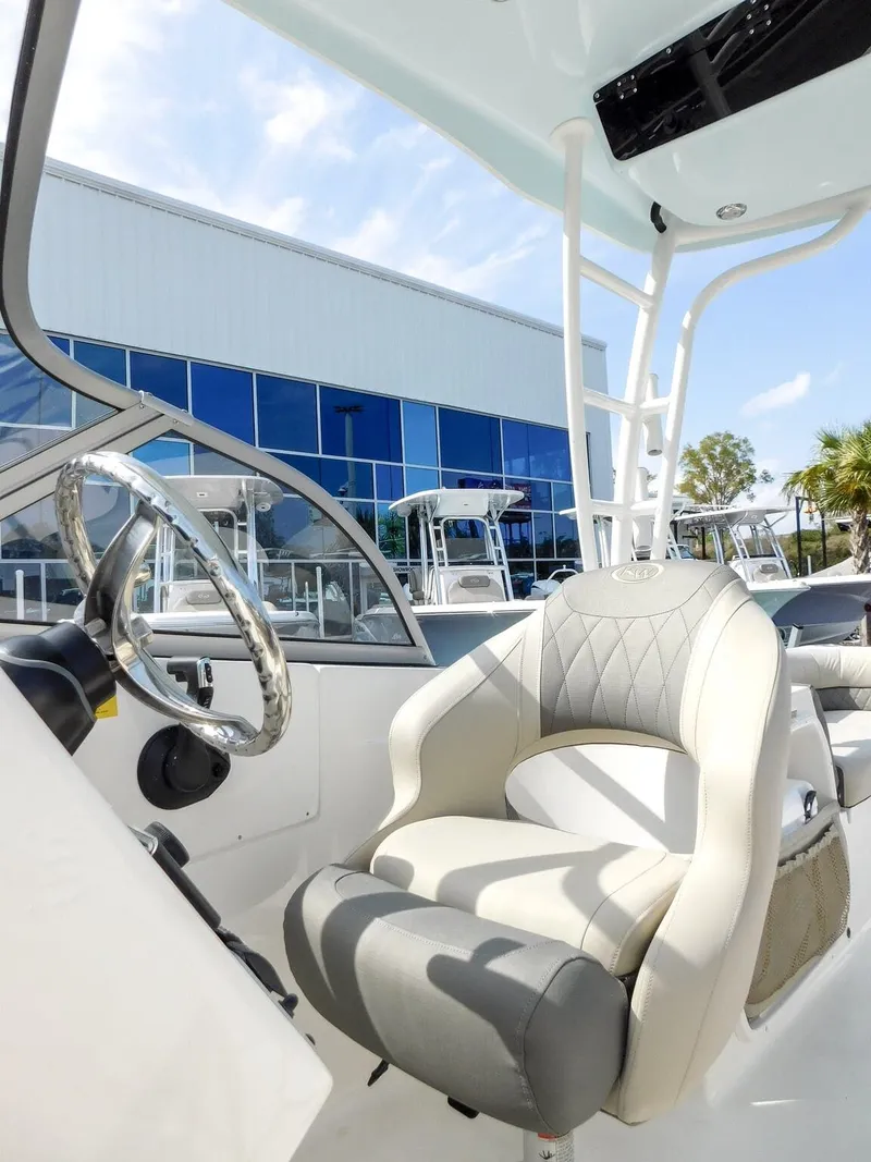 Slide: The Image of Key West Dual Console 239DFS 2025 - 21