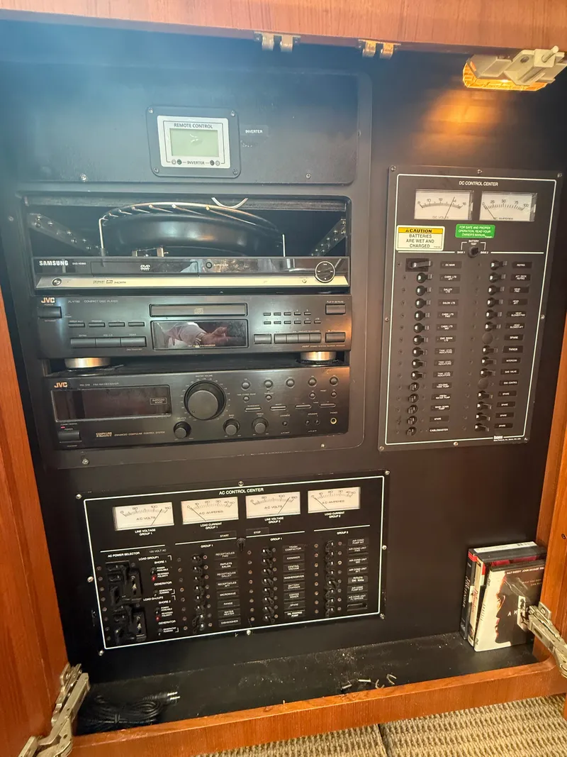 Slide: The Image of Carver 500 Cockpit Motor Yacht 1997 - 17