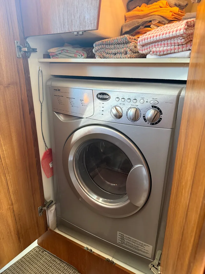 Slide: The Image of Carver 500 Cockpit Motor Yacht 1997 - 18