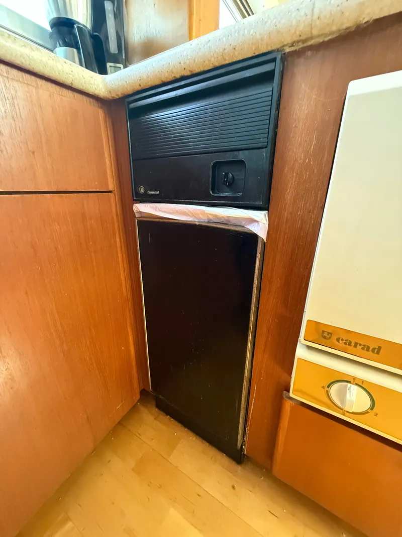 Slide: The Image of Carver Yachts 500 Cockpit Motor Yacht 1997 - 8