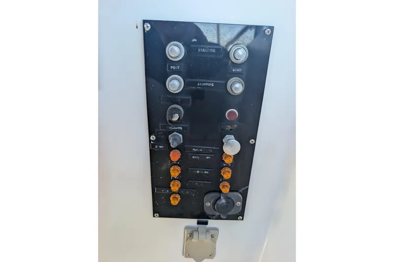 Slide: The Image of Flybridge Detail - 59