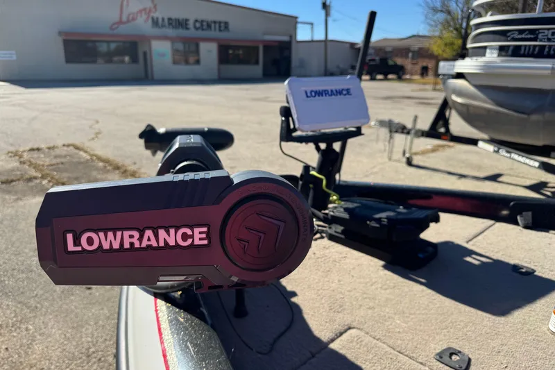 Slide: The Image of Lowrance equipment on 2003 ProCraft 190 Super Pro SC/DC boat at Lang's Marine Center. - 5