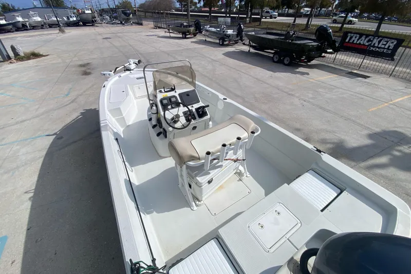 Slide: The Image of Boat interior with Yamaha 250 engine, Sprint 221 model, year 2000. - 18