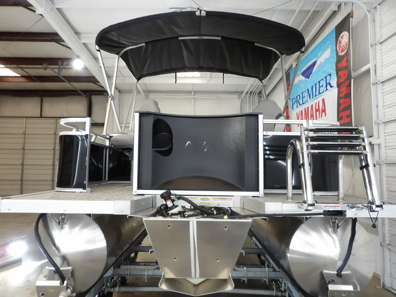 Slide: The Image of Avalon Venture 85 Rear Fish - 21' 2026 - 8