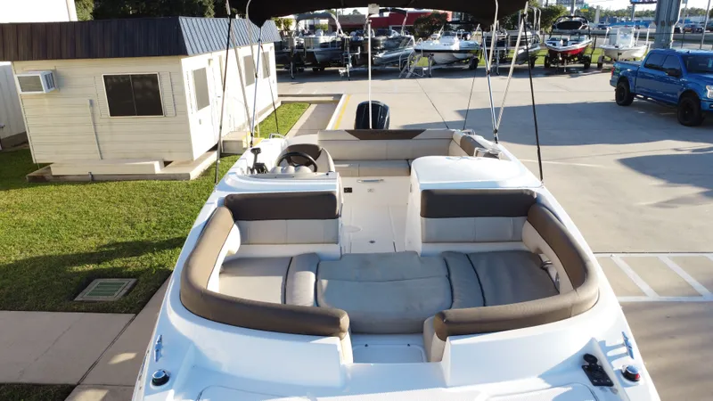 Slide: The Image of Bayliner 210 DB 2015 - 19