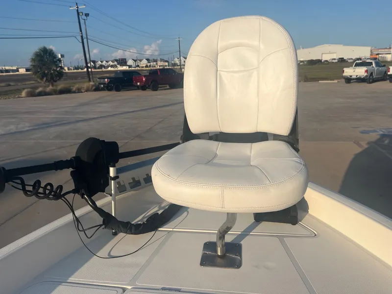 Slide: The Image of Skeeter SX2250 2021 - 14