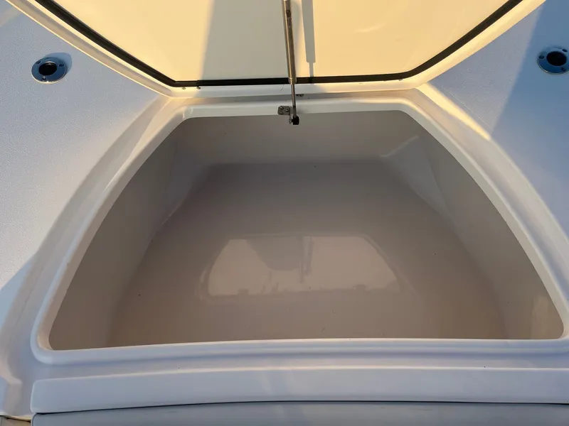 Slide: The Image of Tidewater 2500 Carolina Bay 2023 - 14