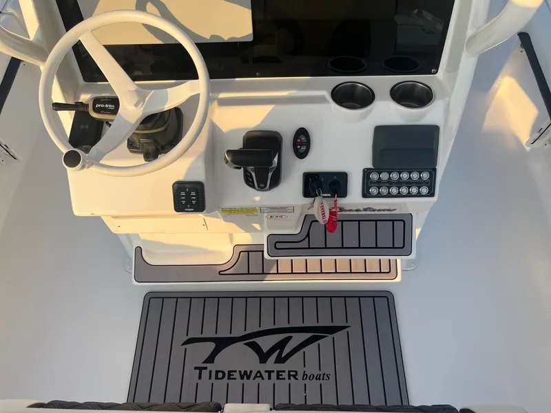 Slide: The Image of Tidewater 2500 Carolina Bay 2023 - 32