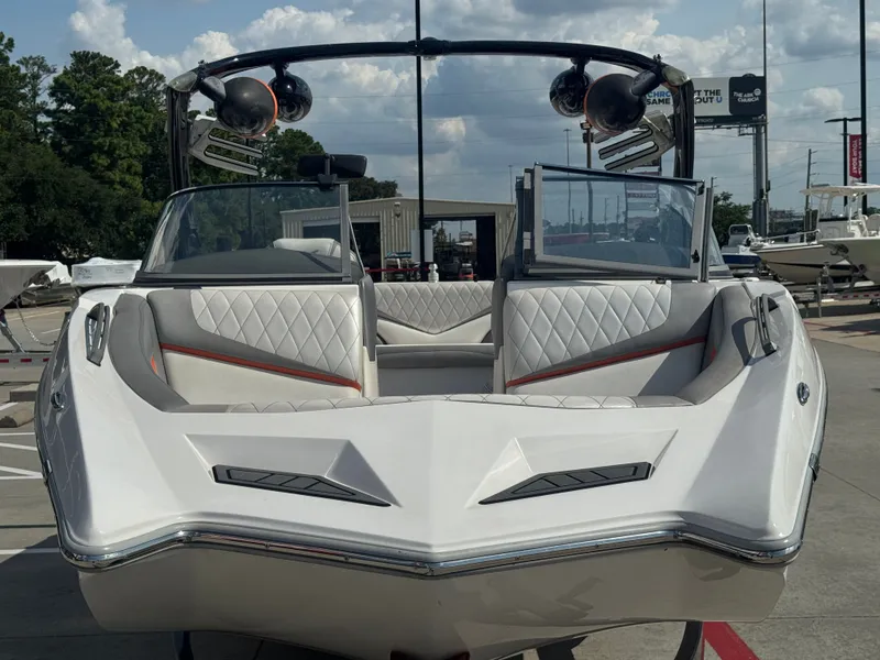 Slide: The Image of Tigé RZ4 2015 - 12