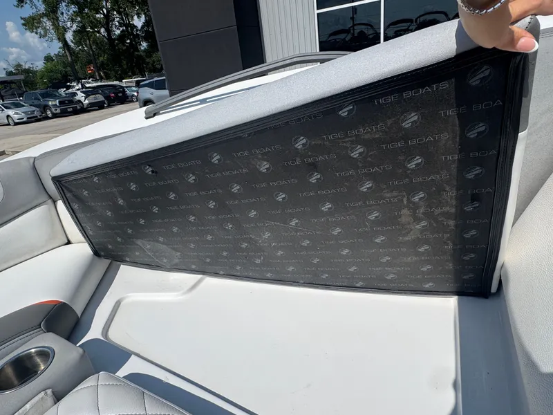 Slide: The Image of Tigé RZ4 2015 - 29