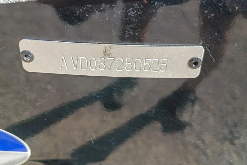 Slide: The Image of Metallic identification plate on Avid 20 Rogue SC, 2025 model. - 9