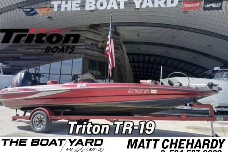 The Image of 2001 Triton TR-19 boat on trailer at The Boat Yard, Louisiana. - 0