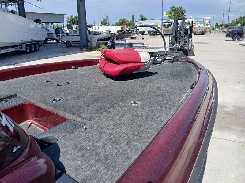 Slide: The Image of Triton Tr-19 2001 - 6