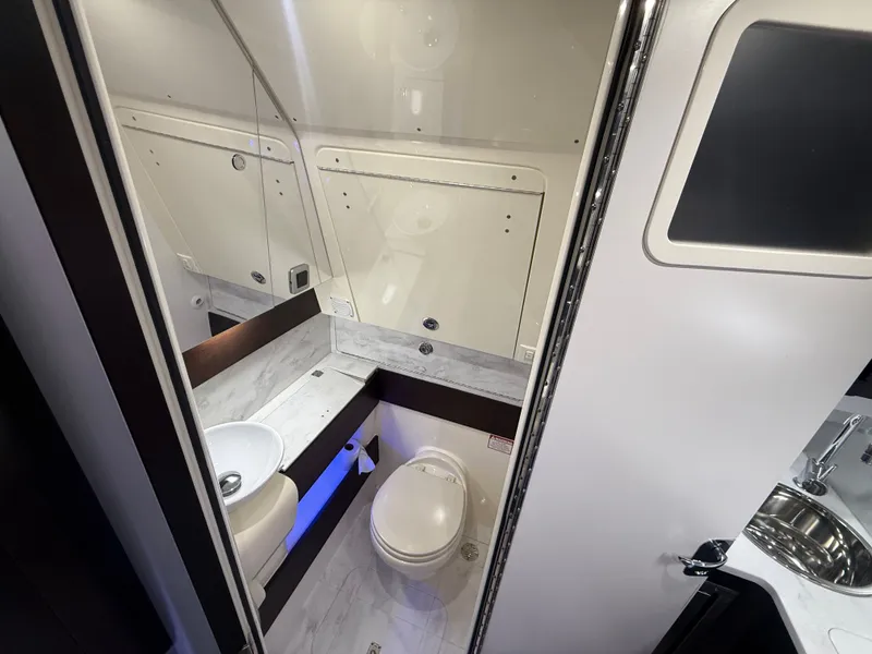 Slide: The Image of Scout 380 LXF 2018 - 19