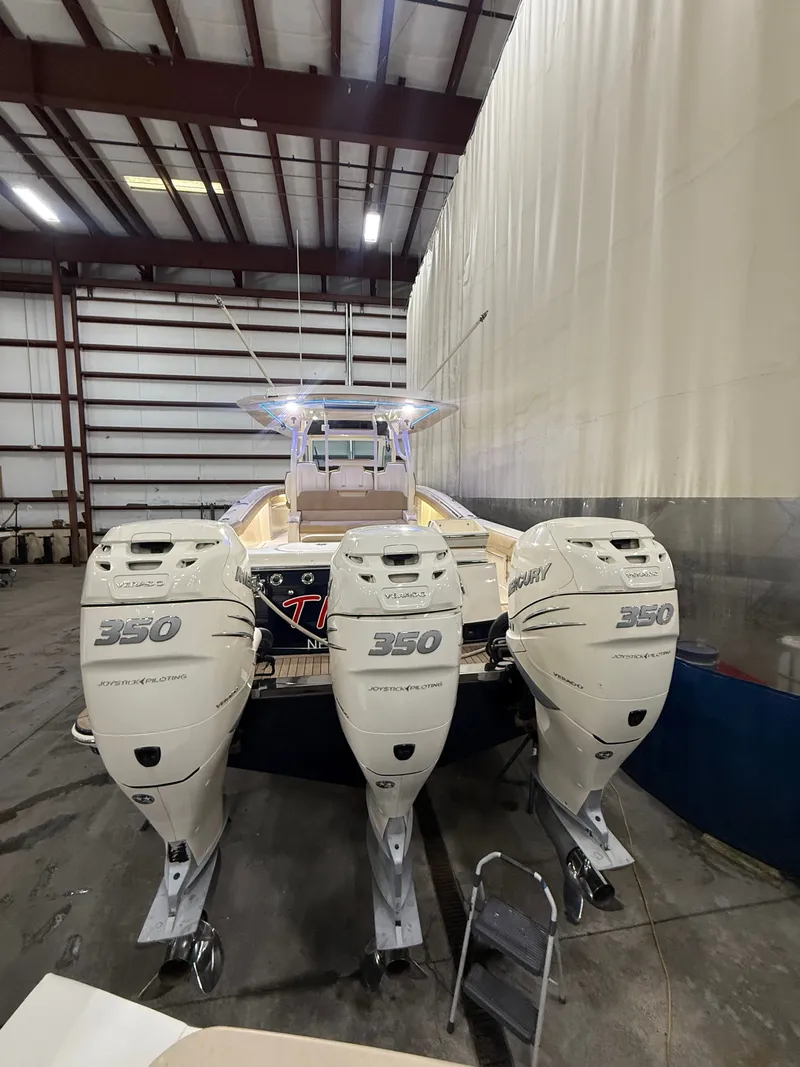 Slide: The Image of Scout 380 LXF 2018 - 3