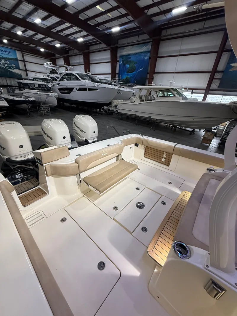 Slide: The Image of Scout 380 LXF 2018 - 5