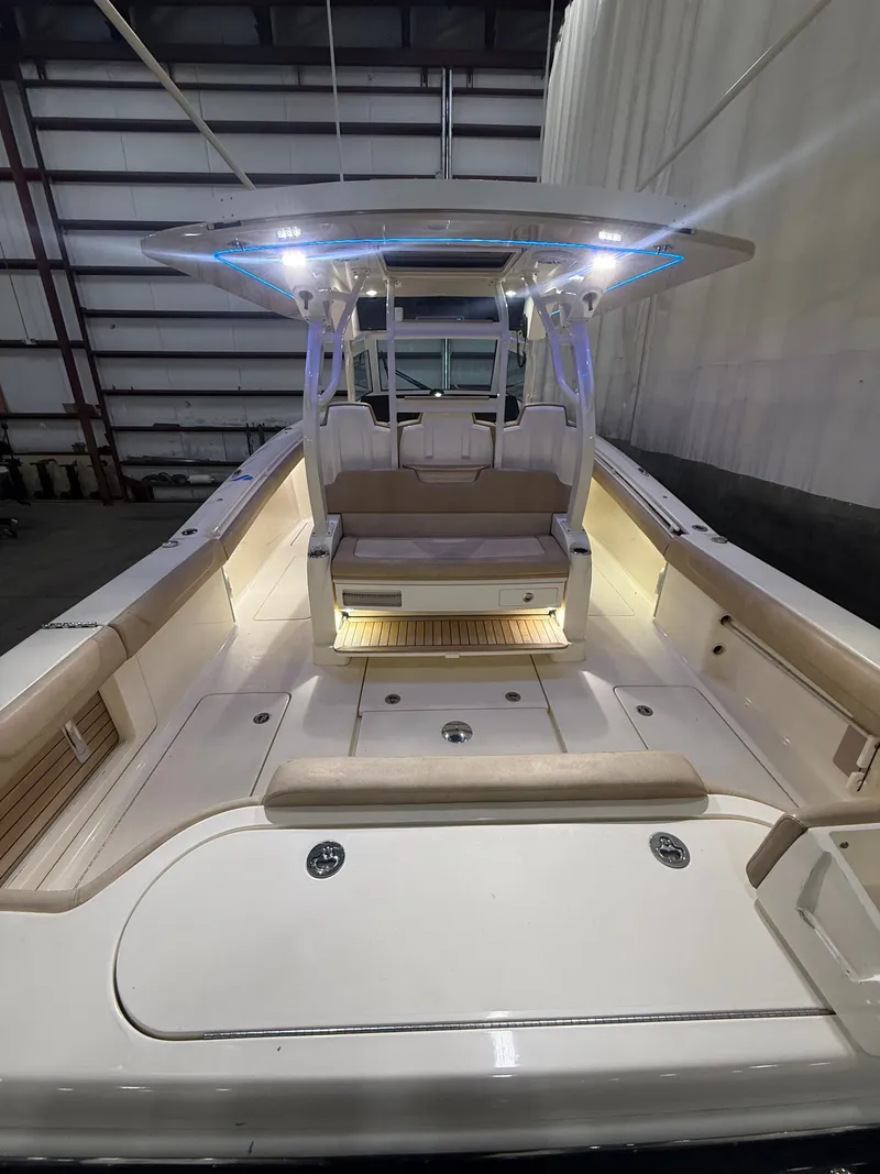 Slide: The Image of Scout 380 LXF 2018 - 6