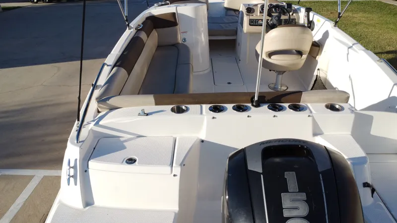 Slide: The Image of Bayliner 210 DB 2015 - 23