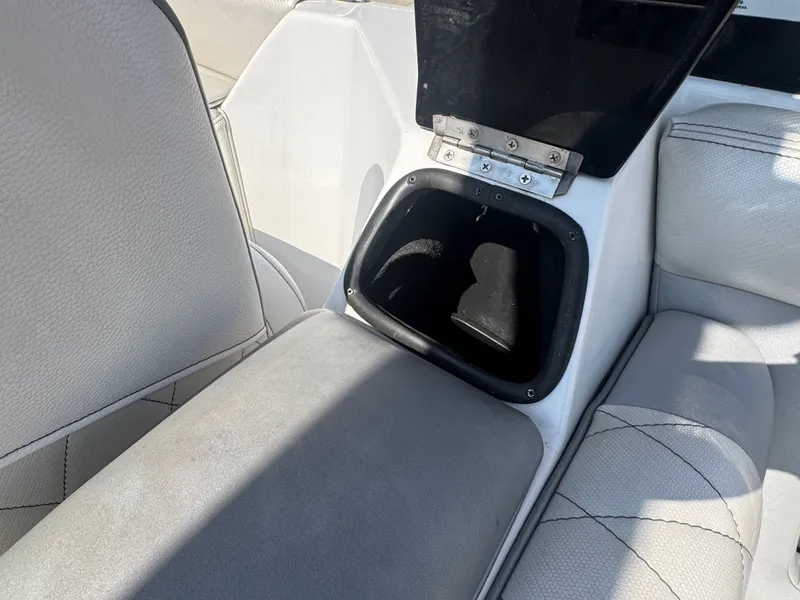 Slide: The Image of Tigé RZ4 2015 - 35