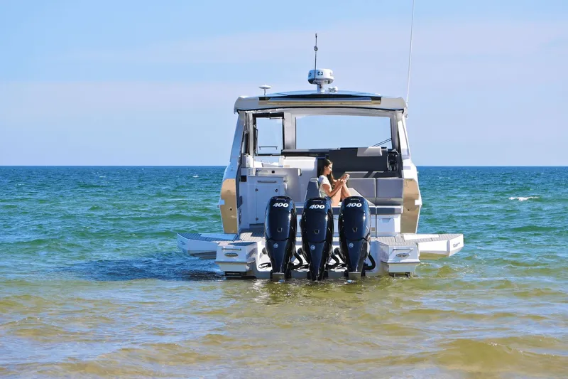 Slide: The Image of Cruisers 42 GLS OB 2026 - 15