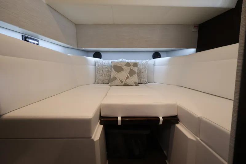 Slide: The Image of Cruisers 42 GLS OB 2026 - 31