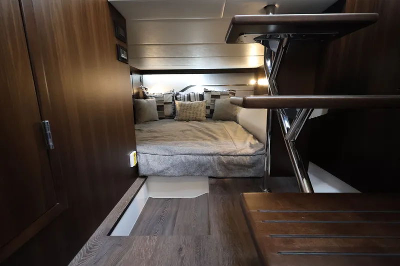 Slide: The Image of Cruisers 42 GLS OB 2026 - 34