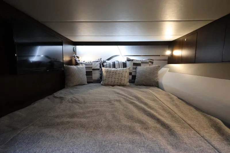 Slide: The Image of Cruisers 42 GLS OB 2026 - 35