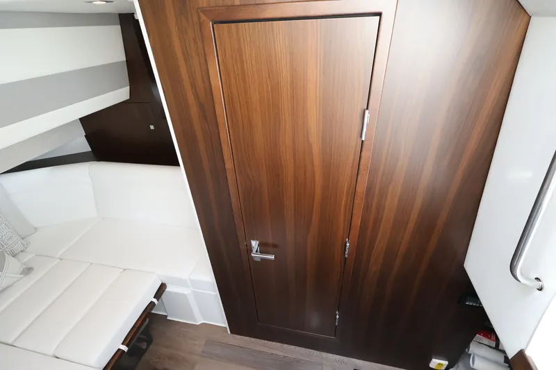 Slide: The Image of Cruisers 42 GLS OB 2026 - 36