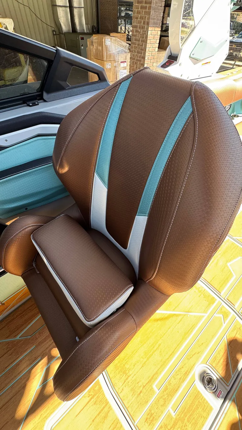 Slide: The Image of Centurion Ri265 2024 - 9