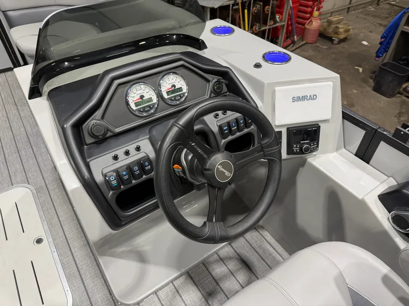Slide: The Image of Bentley Pontoons Legacy 250HP 223 Navigator DL Quad Lounge Tritoon 2026 - 13
