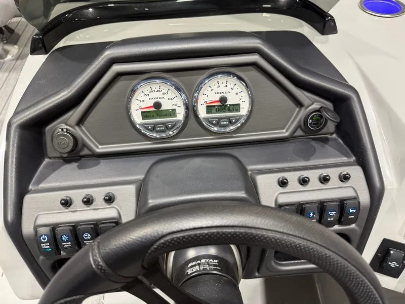 Slide: The Image of Bentley Pontoons Legacy 250HP 223 Navigator DL Quad Lounge Tritoon 2026 - 14