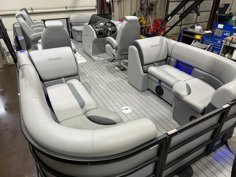 Slide: The Image of Bentley Pontoons Legacy 250HP 223 Navigator DL Quad Lounge Tritoon 2026 - 19