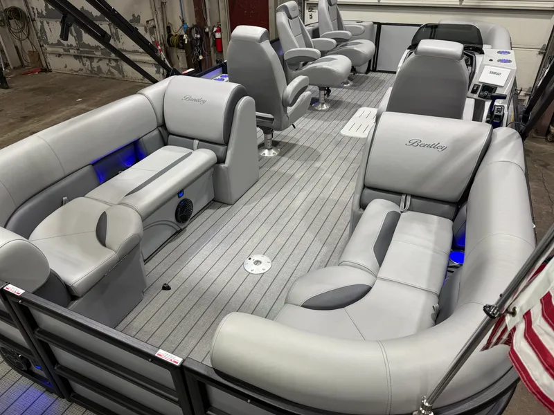 Slide: The Image of Bentley Pontoons Legacy 250HP 223 Navigator DL Quad Lounge Tritoon 2026 - 20