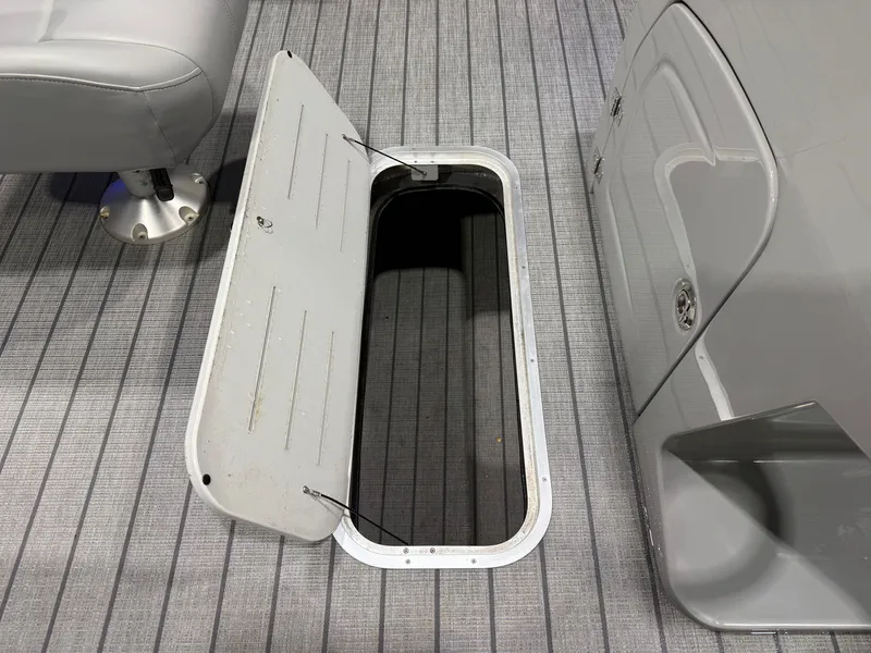 Slide: The Image of Bentley Pontoons Legacy 250HP 223 Navigator DL Quad Lounge Tritoon 2026 - 24
