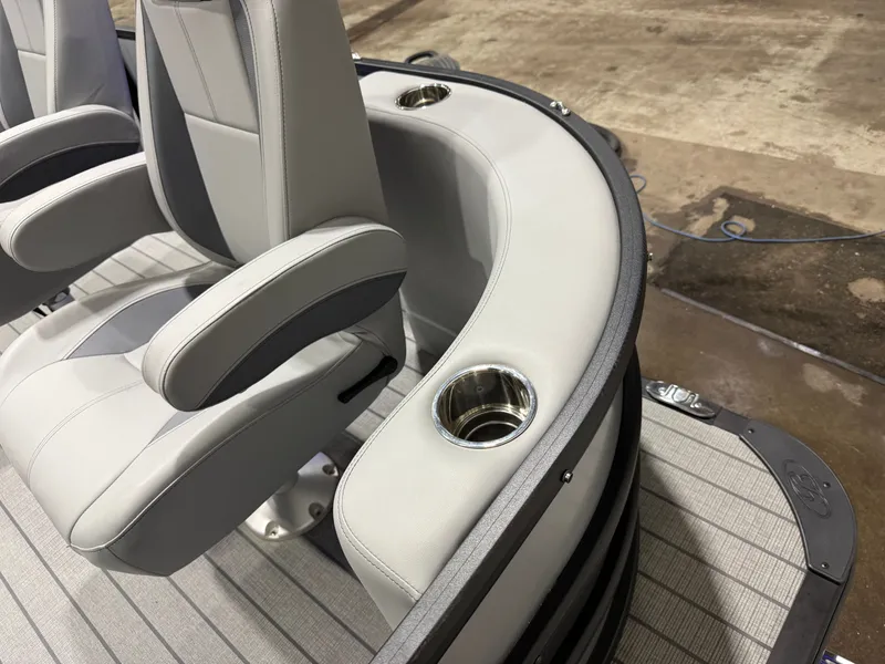 Slide: The Image of Bentley Pontoons Legacy 250HP 223 Navigator DL Quad Lounge Tritoon 2026 - 29